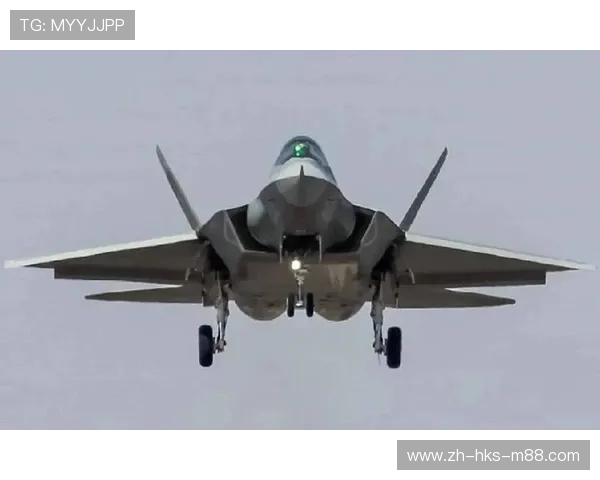 歼20模拟驾驶舱体验：感受顶级战机操作的极限飞行快感